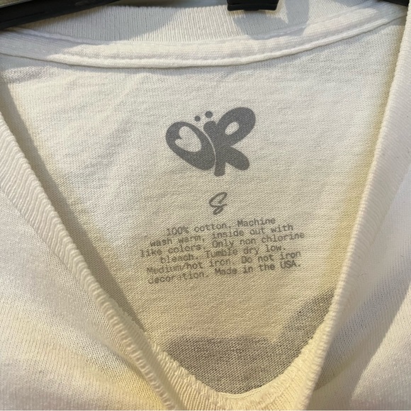 Olivia Rodrigo Sour Tour Pink Butterfly Tee - Picture 3 of 3